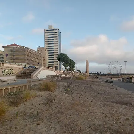 Front Beach Terrace Figueira Flat Apartment *